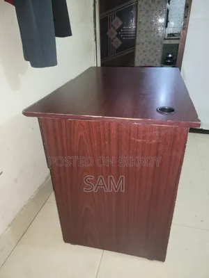 Desktop Table