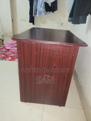 Desktop Table