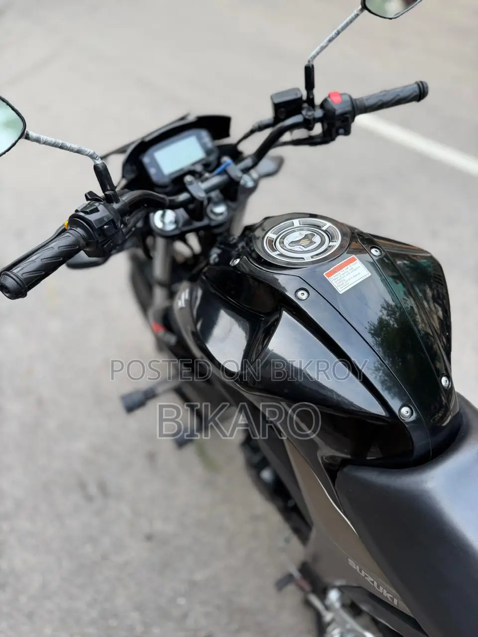 সুজুকি জিক্সার মনোটোন ২০২৪ কালো