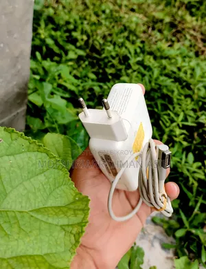 Apple MacBook Pro/Air Laptops Adapter