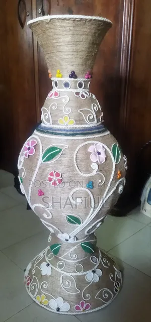 সম্পূর্ণ হাতে তৈরি পাটের ফুলদানি