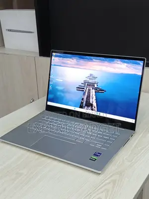 Laptop HP Envy 15-Ep0xxx 16GB Intel Core I9 SSD 1T