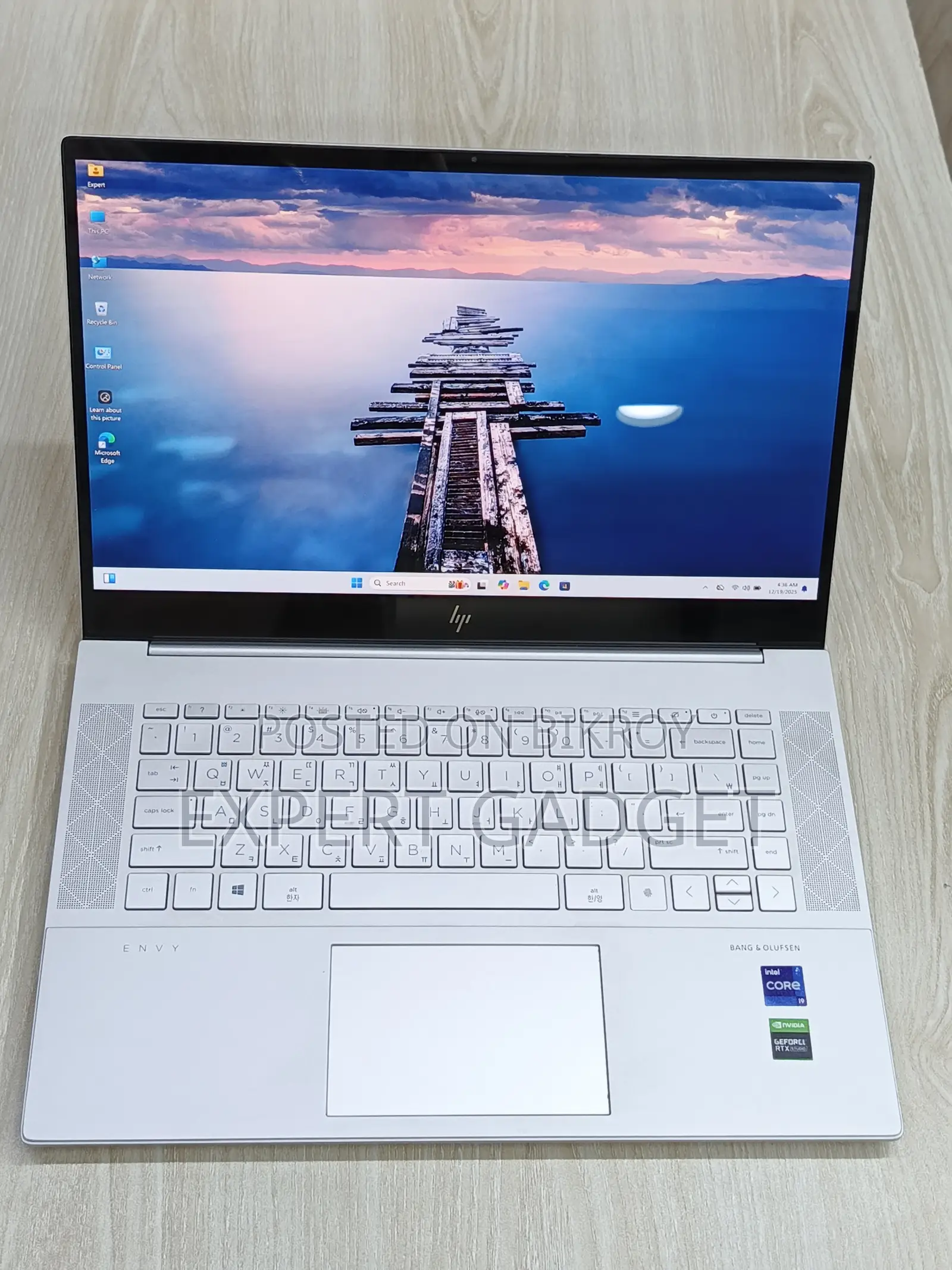 Laptop HP Envy 15-Ep0xxx 16GB Intel Core I9 SSD 1T