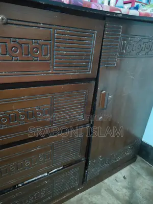 Wardrobe for sale, urgent, has some issues