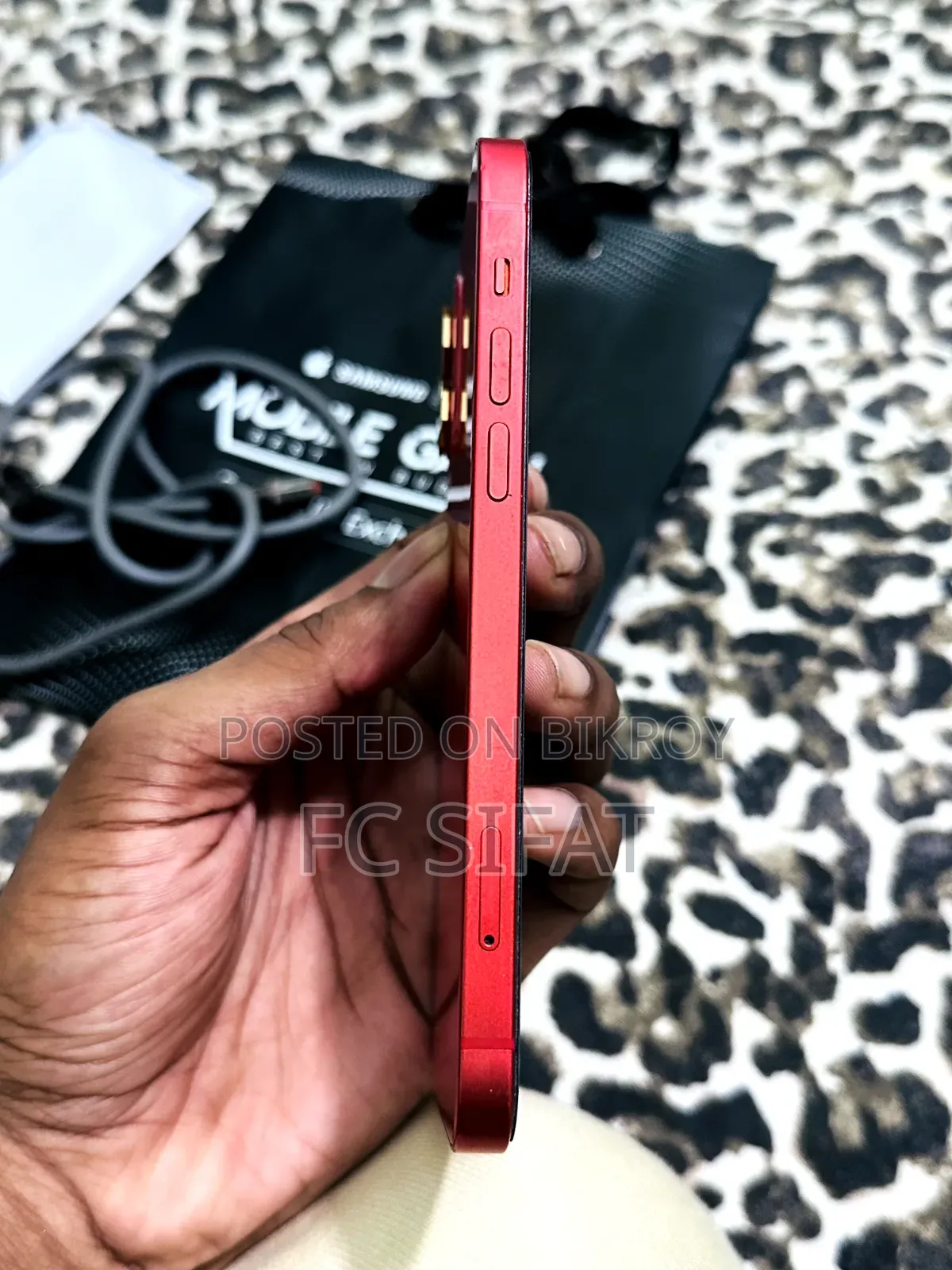অ্যাপল আইফোন ১২ ৬৪ জিবি রেড