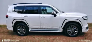 New Toyota Land Cruiser LC300 2024 Pearl