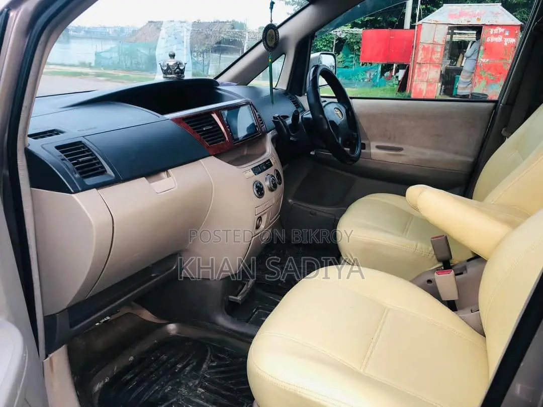 Toyota Noah 2.0 FWD (8 Seater) 2003 Gold