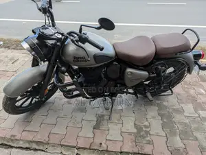 Royal Enfield Classic 350 2025 Gray