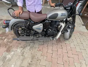 Royal Enfield Classic 350 2025 Gray