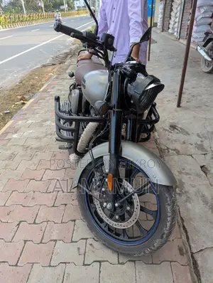 Royal Enfield Classic 350 2025 Gray