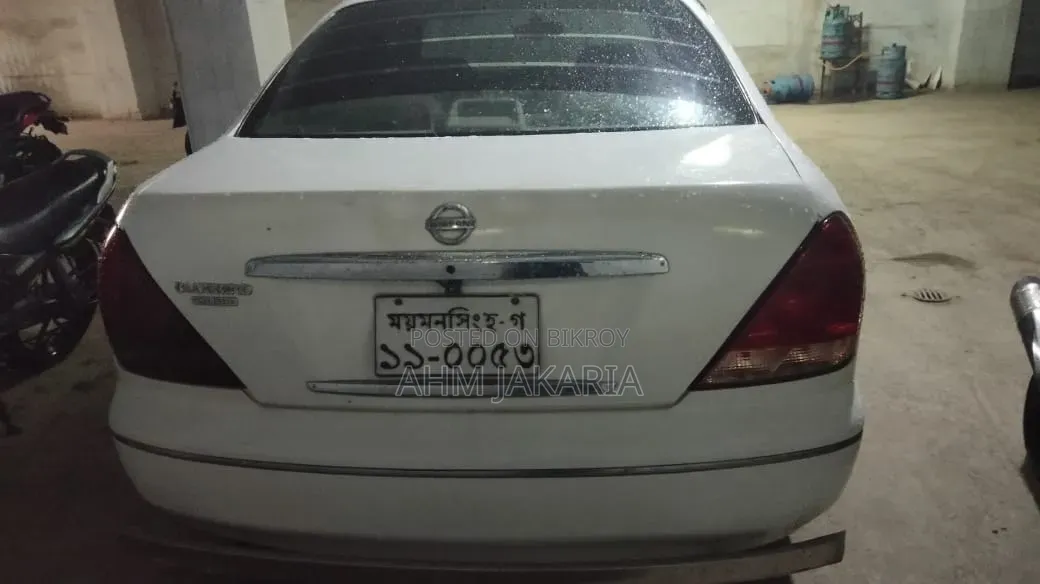 নিসান ব্লুবার্ড ২০০৫ অফ হোয়াইট