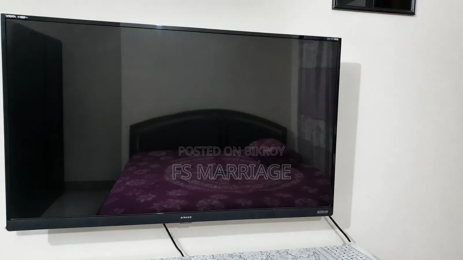 Urgent: Singer Vista 43" Android Smart TV for sale.