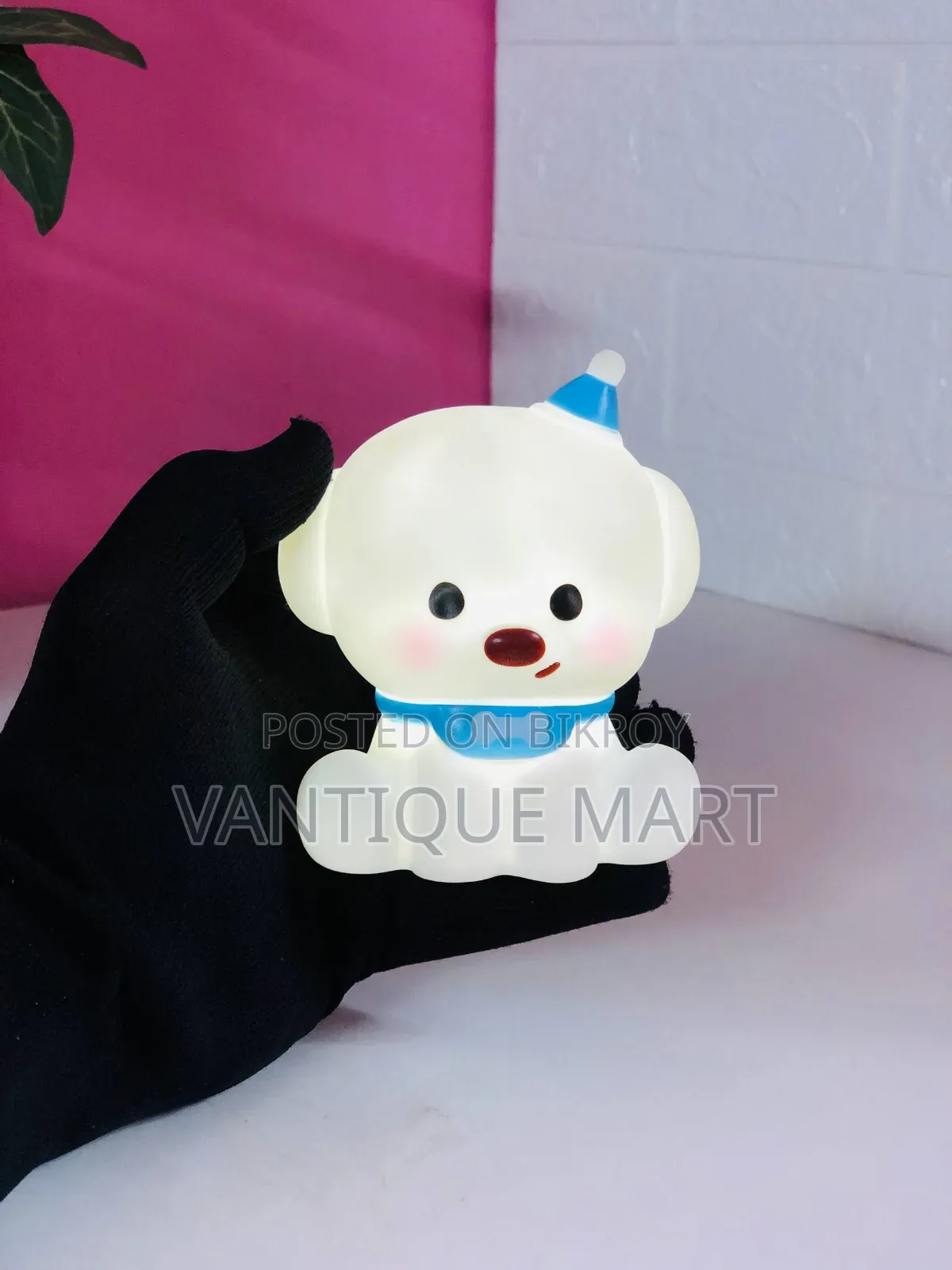 Maneki-Neko, or Lucky Cat Figurine Night Light L0379