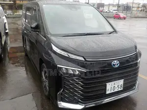 Toyota Voxy S-Z ৪-হুইল ড্রাইভ ৭-আসন বিশিষ্ট ২০২৩ কালো