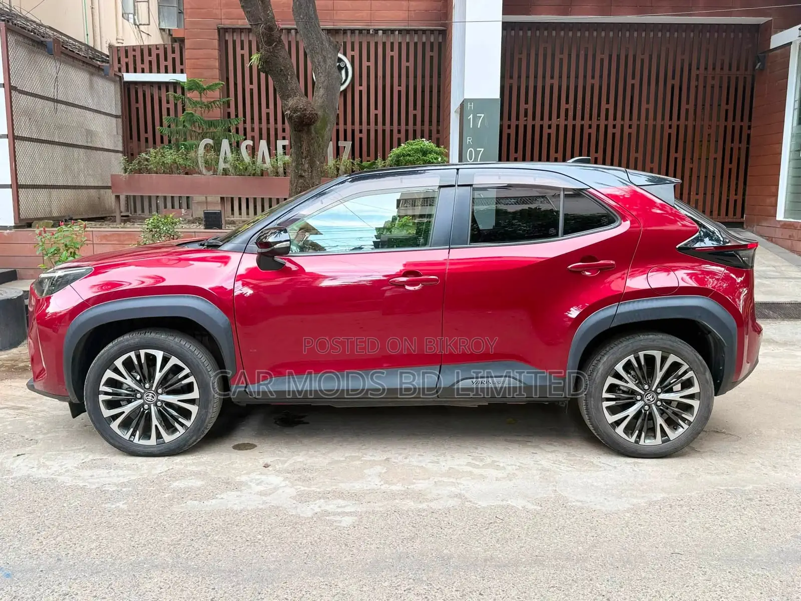 Toyota Yaris Cross 1.5 Hybrid FWD 2021 Red