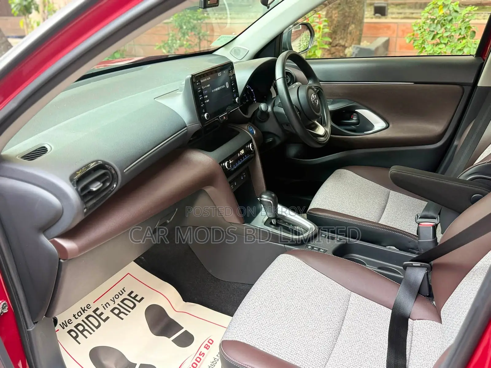 Toyota Yaris Cross 1.5 Hybrid FWD 2021 Red