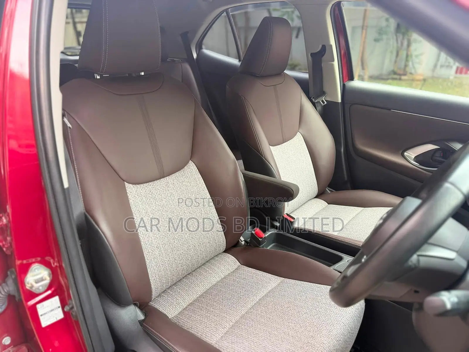 Toyota Yaris Cross 1.5 Hybrid FWD 2021 Red