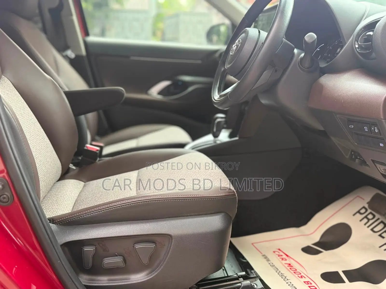Toyota Yaris Cross 1.5 Hybrid FWD 2021 Red