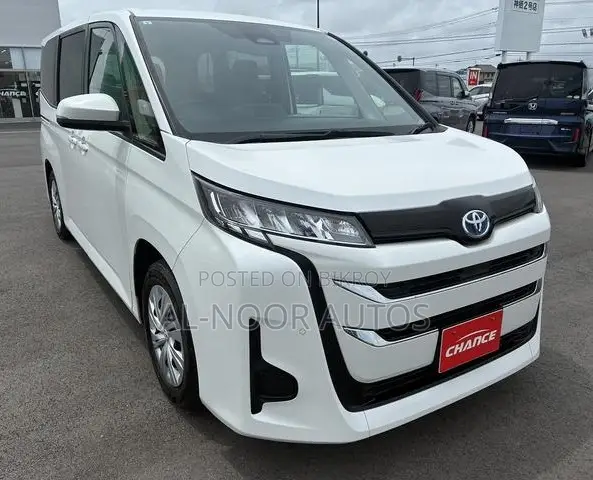 Toyota Noah 2023 Pearl