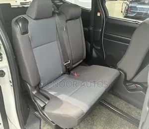 Toyota Noah 2023 Pearl