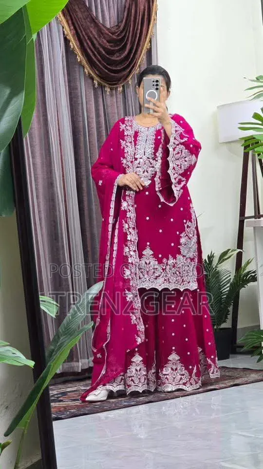 আকর্ষণীয় ডিজাইনের নতুন পার্টি ওয়ের গারারা সেট (Garara Set)