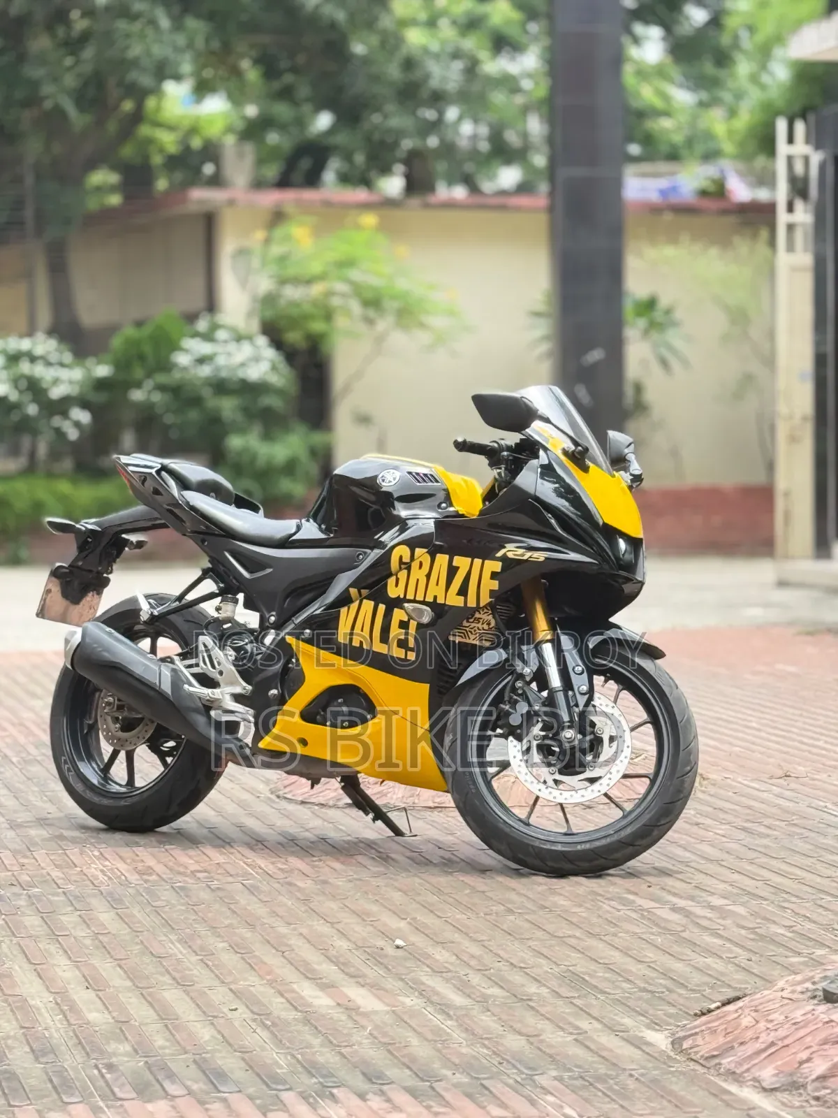 ইয়ামাহা ২০২৪ ব্ল্যাক