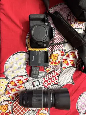 Canon 1300D With 75-300Mm Zoom Lens