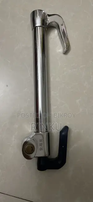 গাড়ির স্টিয়ারিং লক