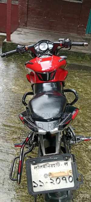 নতুন বাজাজ পালসার এনএস ১৬০ ২০১৮ লাল