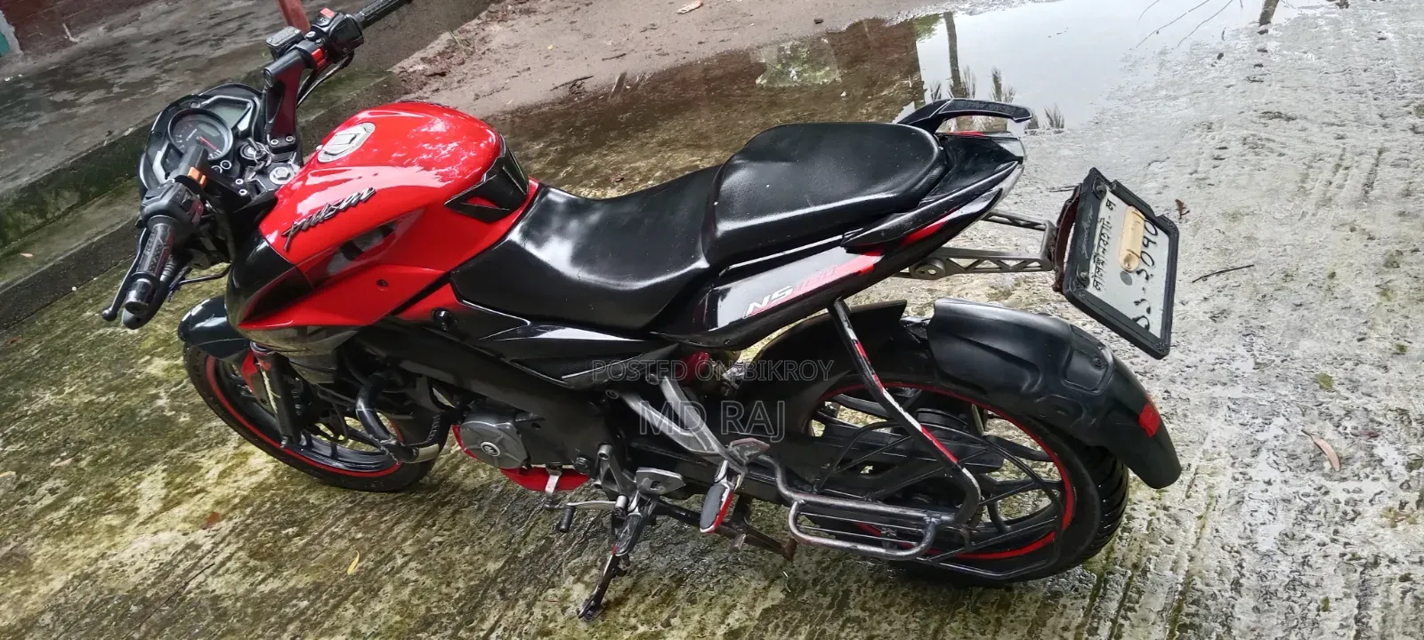 নতুন বাজাজ পালসার এনএস ১৬০ ২০১৮ লাল