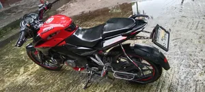 নতুন বাজাজ পালসার এনএস ১৬০ ২০১৮ লাল
