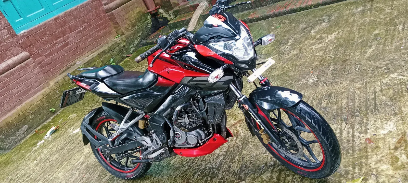 নতুন বাজাজ পালসার এনএস ১৬০ ২০১৮ লাল