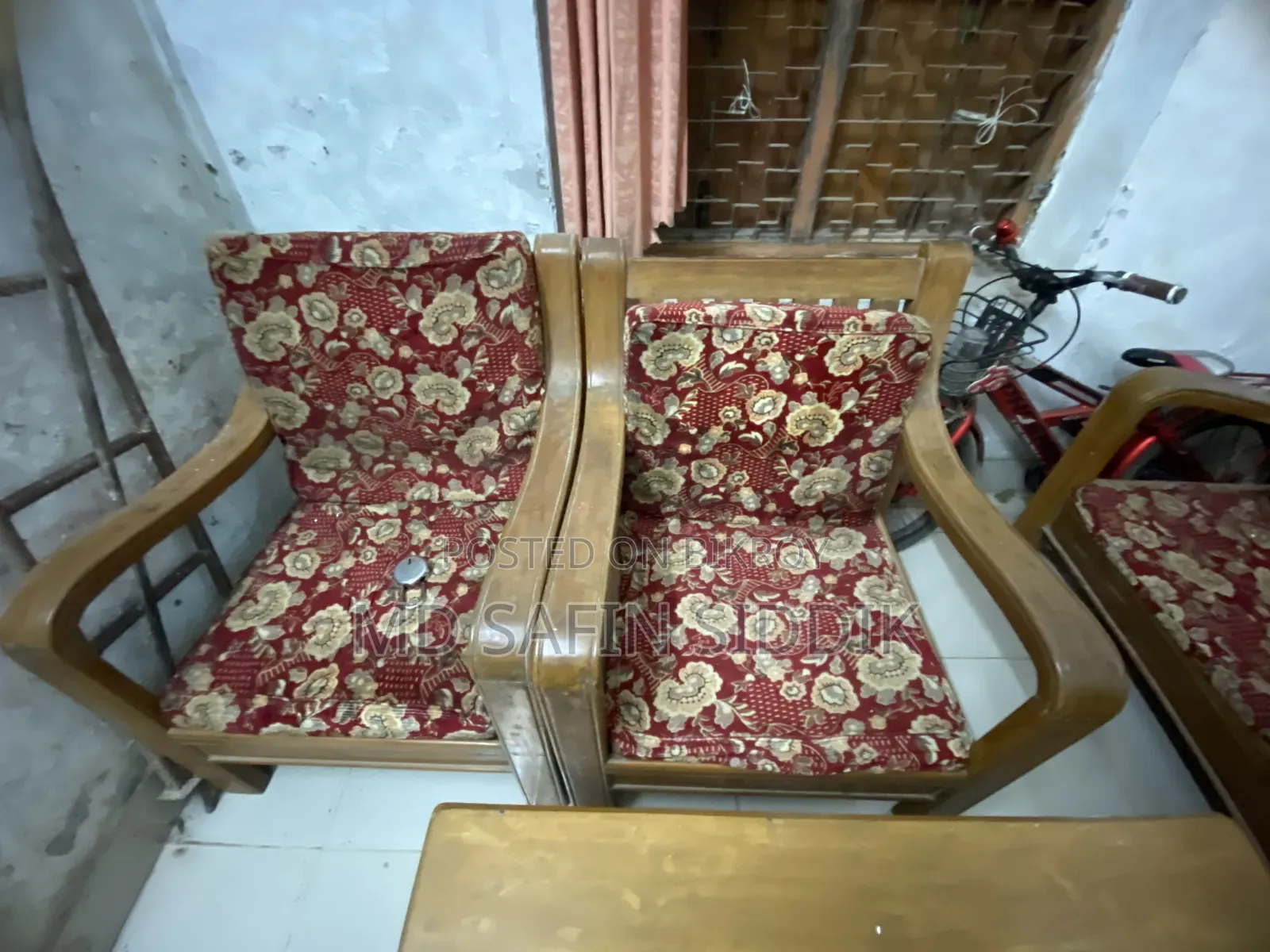 Sofa set for sale, no damage, will look like new if polished