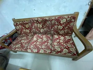 Sofa set for sale, no damage, will look like new if polished