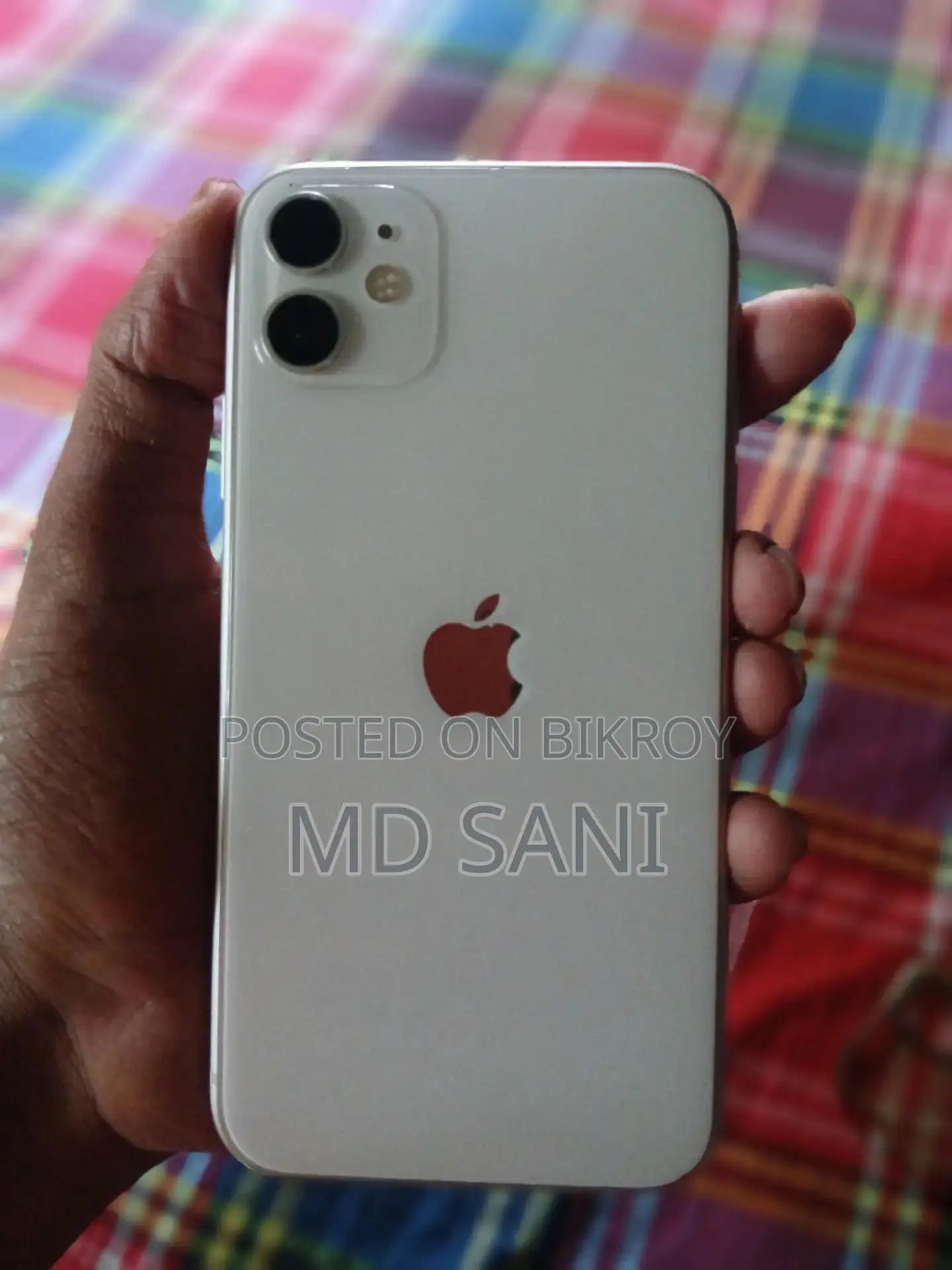 অ্যাপল আইফোন ১১ ৬৪ জিবি সাদা