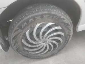 নিসান সানি ২০০৩ পার্ল