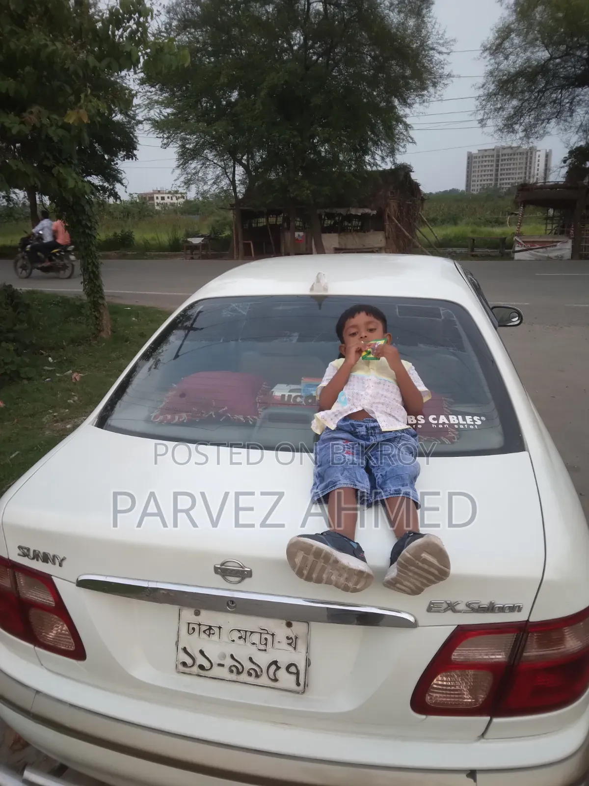 নিসান সানি ২০০৩ পার্ল