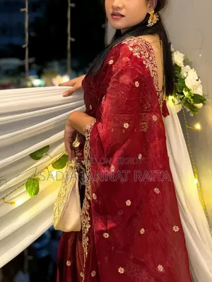পার্টি শাড়ি