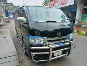 টয়োটা নোয়া ২০১০ কালো