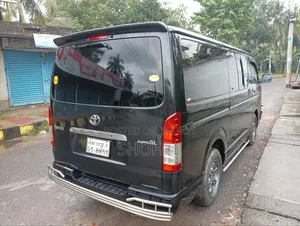 টয়োটা নোয়া ২০১০ কালো