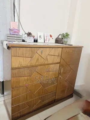 ৮ মাস ব্যবহৃত ওয়ারড্রোব
