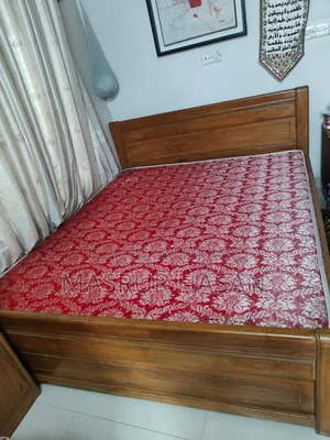 সেগুন কাঠের বিছানা