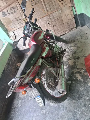 Bajaj CT 100 2025 Red
