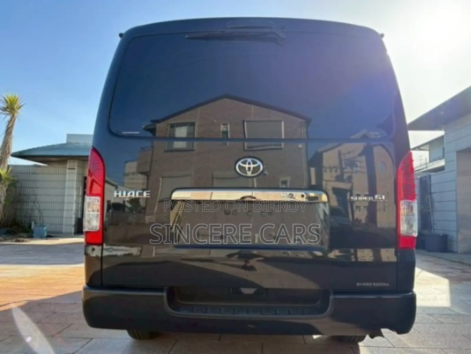 Toyota HiAce 2022 Black