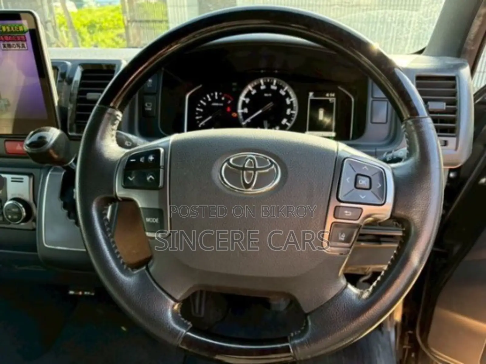 Toyota HiAce 2022 Black