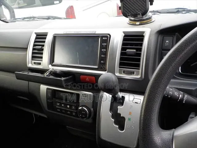 Toyota HiAce 2021