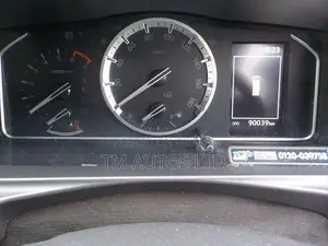 Toyota HiAce 2021