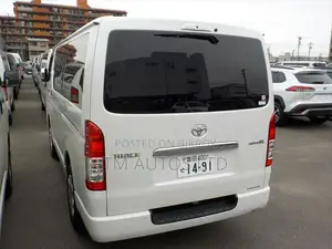 Toyota HiAce 2021