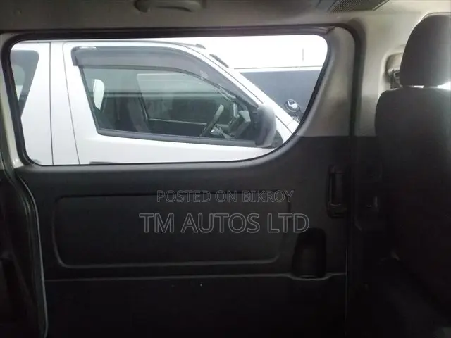 Toyota HiAce 2021