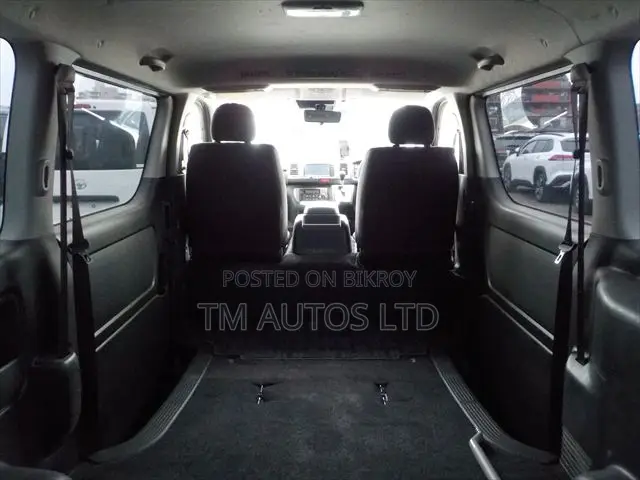 Toyota HiAce 2021